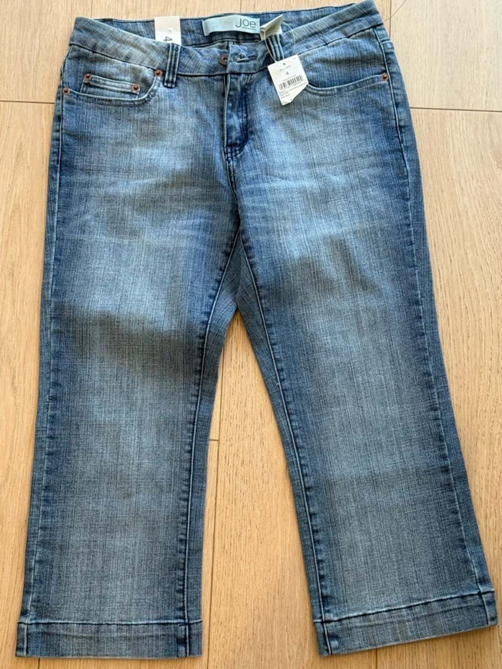 FREE!!! Joe Fresh Cropped Wide Leg Jeans Size 4 Mid Wash Denim NWT Casual Chic